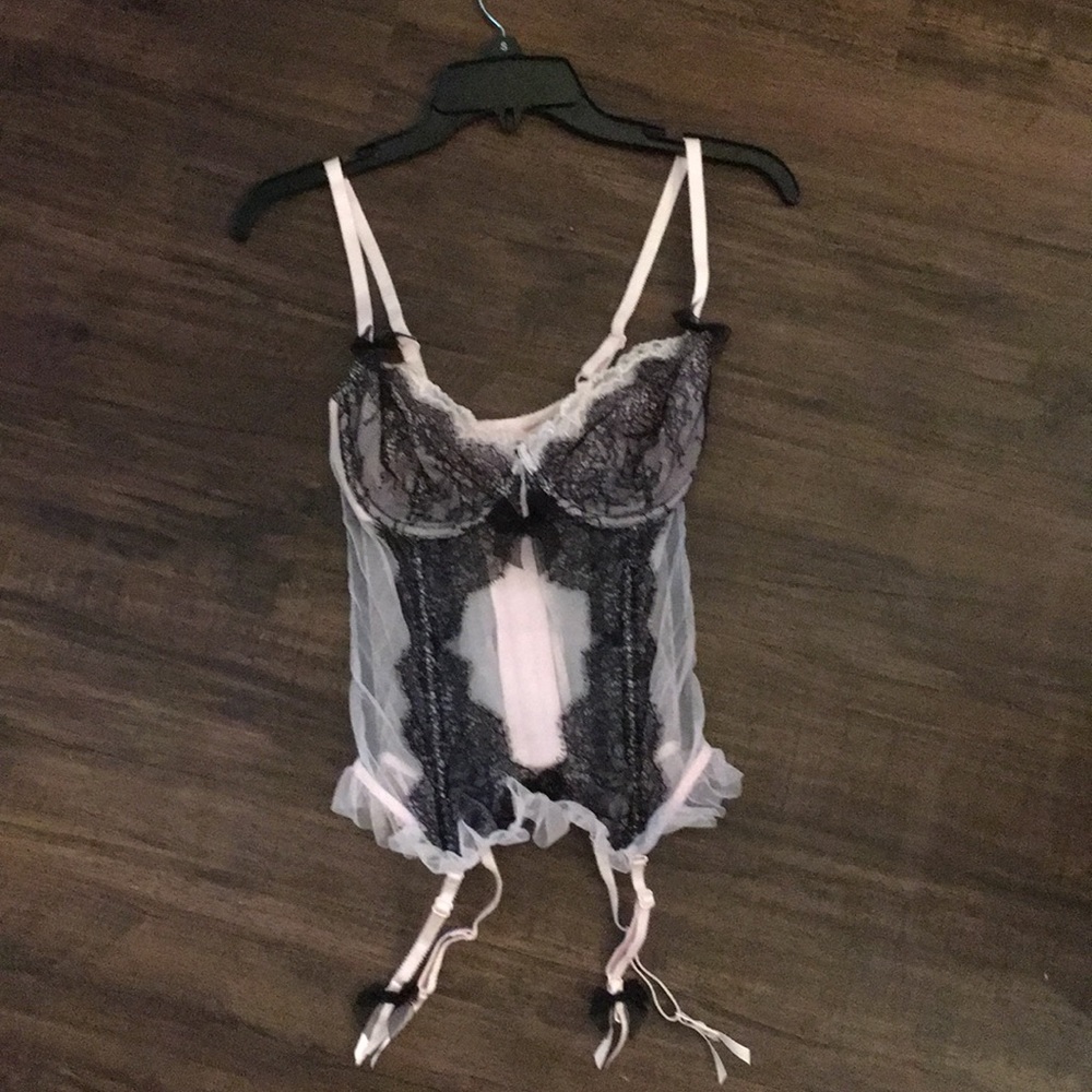 Laundre corset, new no tag, never used